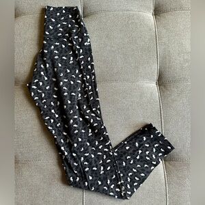 Aerie Gray & Black Leopard/Cheetah Print Leggings